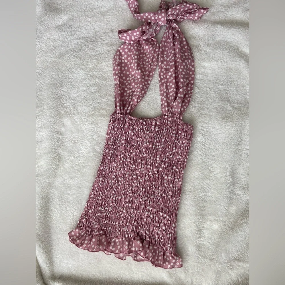 Floral Crossover Mini Dress 🌸 - Picture 2 of 3